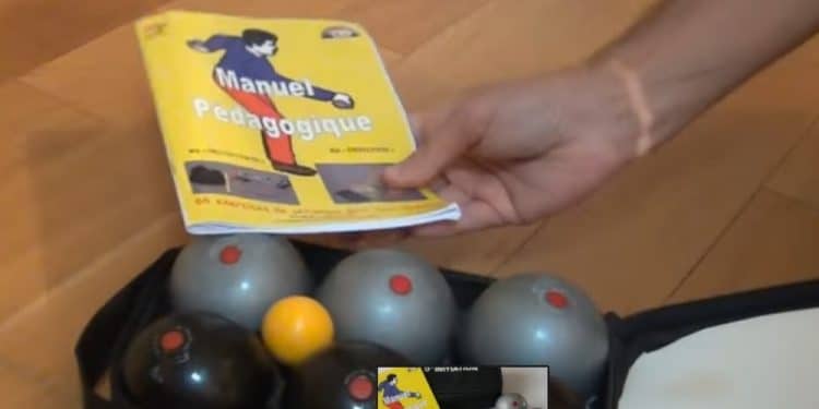 boules molles pour jouer à la pétanque à la maison