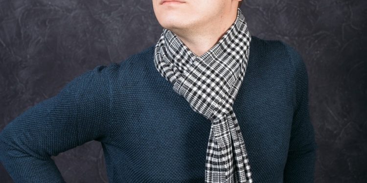 stylisme d'un mec en écharpe