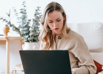 Comment postuler à une offre de stage en communication ?