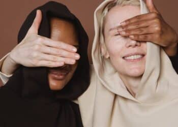 découvrez les dernières tendances de la mode avec nos analyses et conseils sur les fashion trends. restez à la pointe de la mode avec nos articles sur les nouvelles tendances et les incontournables de la saison.