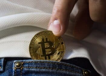 découvrez tout sur le bitcoin, la célèbre crypto-monnaie révolutionnaire, son fonctionnement, son histoire et son impact sur l'économie mondiale.