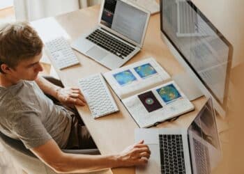 découvrez les avantages du télétravail et comment vous pouvez travailler à distance de manière efficace avec notre guide sur le télétravail.