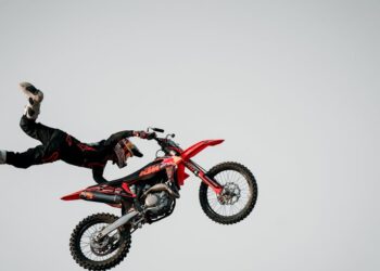 découvrez l'adrénaline pure avec notre sélection d'activités à la pointe de l'extrême. les sensations fortes vous attendent, prêt à relever le défi ?