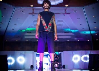 découvrez les dernières tendances de la mode lors d'un fashion show incontournable.