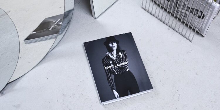 découvrez un style élégant et raffiné pour sublimer votre apparence avec notre collection.