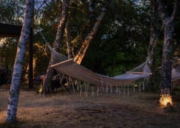 découvrez des techniques de relaxation pour apaiser le stress et retrouver la sérénité, avec des exercices de respiration, de méditation et de relaxation musculaire.