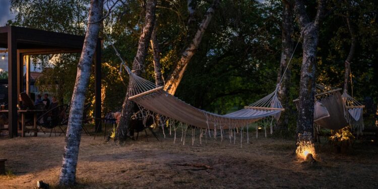 découvrez des techniques de relaxation pour apaiser le stress et retrouver la sérénité, avec des exercices de respiration, de méditation et de relaxation musculaire.