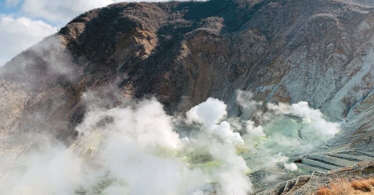 découvrez les mystères des cratères volcaniques