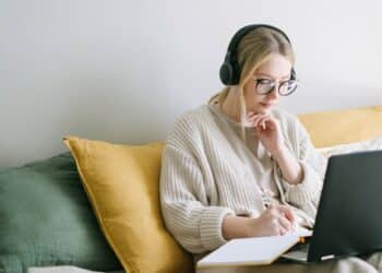 réseau professionnel : développez vos contacts et trouvez des opportunités de carrière avec le networking professionnel.