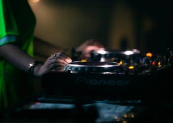 rassemblement festif pour les amateurs de cigarette électronique avec ambiance conviviale et découvertes de nouveaux produits. rejoignez la vape party pour une expérience unique !