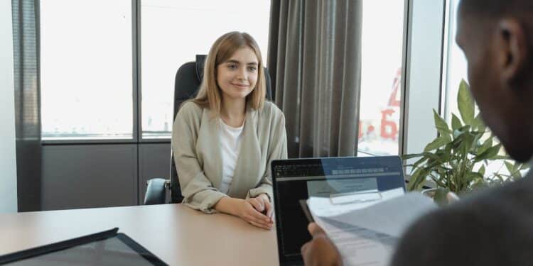 découvrez les tendances en matière de recrutement pour rester compétitif sur le marché du travail.