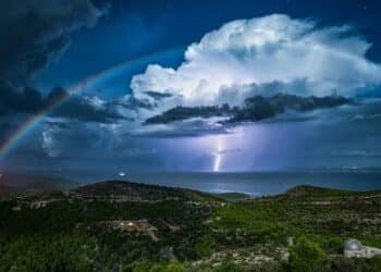 découvrez le guide ultime du cloud chasing : des conseils, des astuces et des techniques pour maîtriser l'art de la vapeur dense et savoureuse.