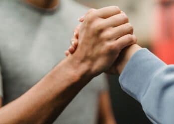 améliorez votre condition physique et votre bien-être grâce à notre programme de remise en forme. découvrez nos conseils et exercices pour atteindre vos objectifs de fitness.