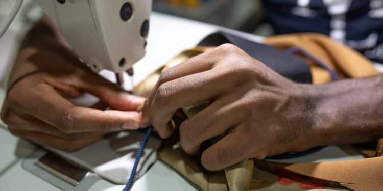 améliorez vos compétences en couture avec nos conseils pratiques et astuces - découvrez nos formations en couture en ligne pour développer vos capacités de couture.