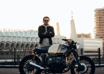 découvrez notre gamme de city bikes pour des déplacements urbains pratiques, confortables et écologiques. trouvez le modèle idéal pour vos trajets en ville.