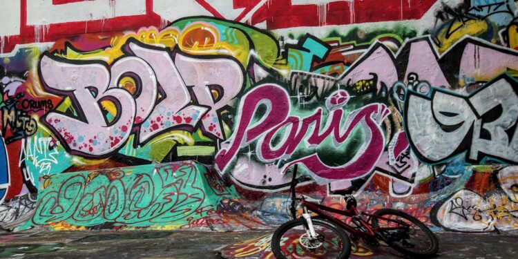 découvrez notre guide complet sur la colocation : avantages, inconvénients, astuces, et conseils pour trouver la colocation idéale. profitez d'une expérience de vie enrichissante et économique.