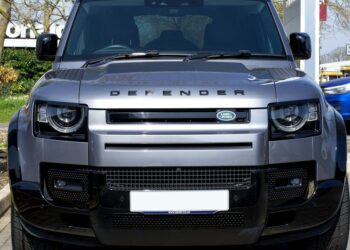 découvrez nos solutions d'assistance à la conduite pour une expérience de conduite plus sûre et plus confortable. explorez nos technologies innovantes de conduite assistée.