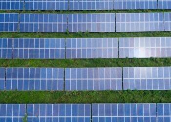 améliorer l'efficacité énergétique pour réduire la consommation d'énergie et les émissions de carbone.