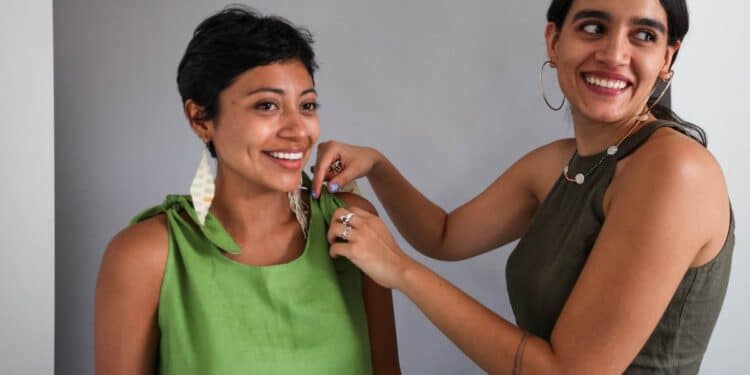 découvrez l'univers de la haute couture avec des créations uniques et élégantes, confectionnées avec savoir-faire et raffinement.