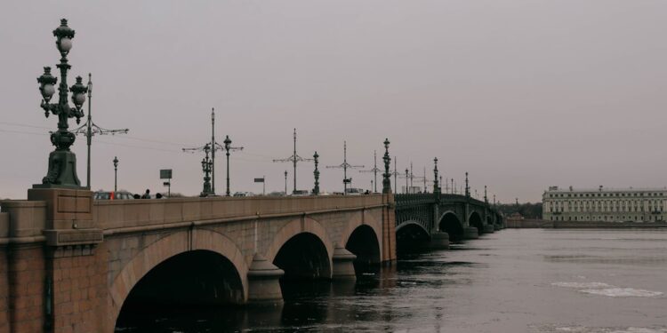 découvrez comment les véhicules connectés révolutionnent l'industrie automobile. les innovations technologiques et les avantages des véhicules connectés.