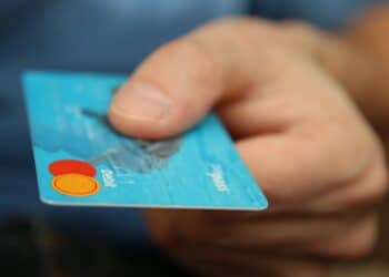 découvrez tous les avantages du crédit à la consommation pour financer vos achats et projets, avec des offres adaptées à vos besoins et votre situation financière.