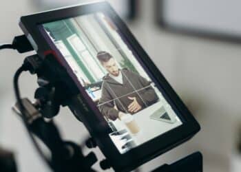 découvrez notre espace de coworking moderne et convivial pour travailler et collaborer efficacement avec d'autres professionnels