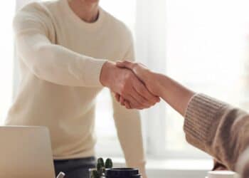 découvrez la cigarette électronique, une alternative moderne et pratique au tabac. trouvez une large gamme de produits pour vapoter et arrêter de fumer sur notre site.