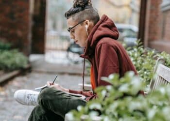 découvrez les avantages des smart buildings pour une gestion efficace et durable des bâtiments, grâce à l'intégration des technologies innovantes pour améliorer le confort, la sécurité et l'efficacité énergétique.