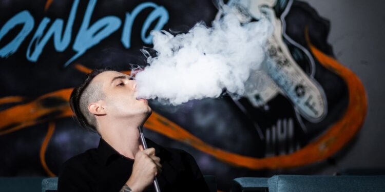 découvrez tout ce qu'il faut savoir sur le vaping, ses avantages, son impact sur la santé et ses différentes pratiques, sur notre site web.