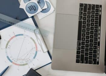 découvrez l'univers mystique du tarot et apprenez à interpréter les cartes pour prédire l'avenir. obtenez des réponses à vos questions grâce à la sagesse ancestrale du tarot.