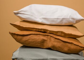 découvrez tout ce que vous devez savoir sur la fibre optique, de ses avantages à ses applications, avec notre guide complet sur la fibre optique.