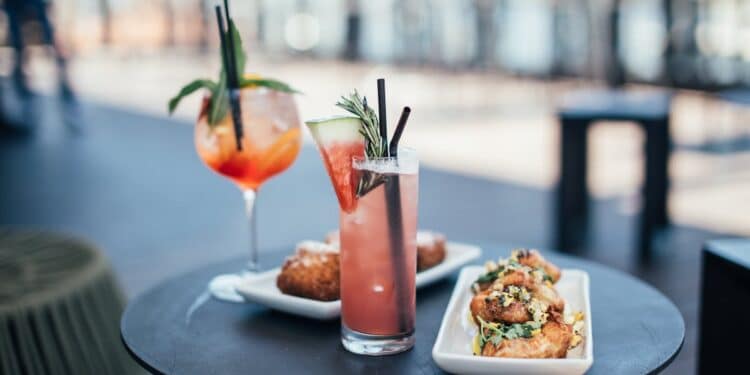 découvrez une variété de recettes d'entrées alléchantes pour ravir vos papilles avec nos délicieuses recettes d'apéritifs.