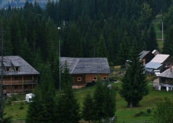 découvrez notre sélection de chalets de montagne pour des vacances inoubliables dans un cadre exceptionnel.