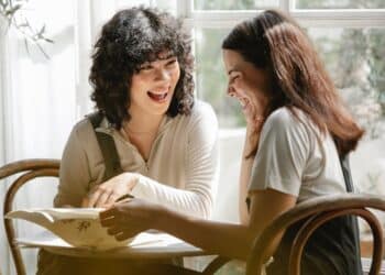 favorisez la cohésion d'équipe avec des stratégies efficaces et des outils adaptés pour renforcer la collaboration et la communication au sein de votre équipe.