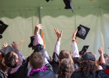 découvrez l'importance de l'apprentissage continu avec notre sélection de ressources et d'outils pour développer vos compétences tout au long de votre vie professionnelle.