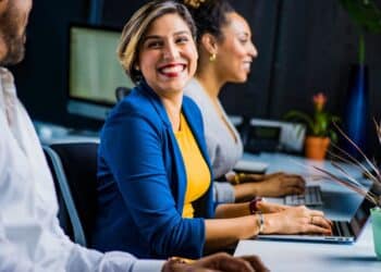 découvrez comment la collaboration et le travail d'équipe peuvent multiplier l'efficacité et la productivité au sein de votre organisation avec nos solutions de teamwork.