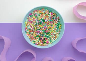 découvrez une délicieuse sélection de friandises sucrées pour satisfaire vos envies de gourmandise avec sweet treats.