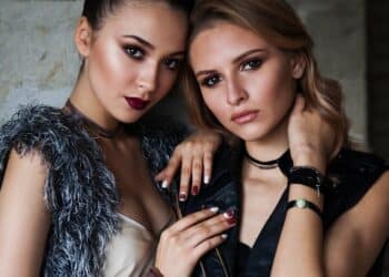 découvrez toute la mode et les tendances avec une sélection de vêtements, accessoires et articles de mode sur notre plateforme fashion.