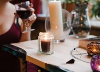 découvrez les différents enchantements disponibles dans ce jeu fantastique et améliorez vos objets pour affronter de redoutables adversaires.