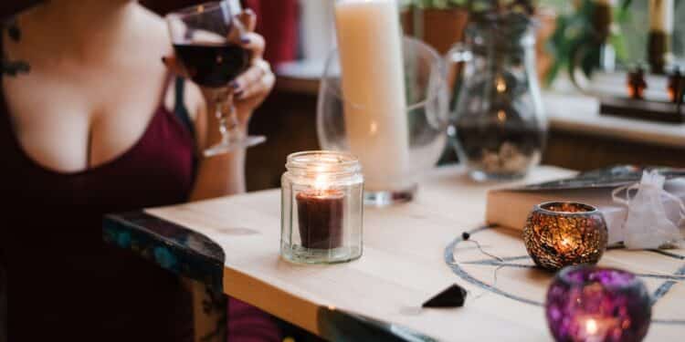 découvrez les différents enchantements disponibles dans ce jeu fantastique et améliorez vos objets pour affronter de redoutables adversaires.