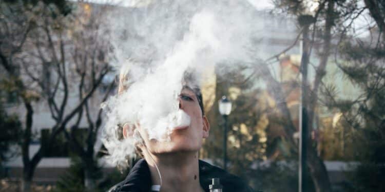 découvrez tout sur le vaping et les cigarettes électroniques - histoires, conseils et informations utiles sur la vape.