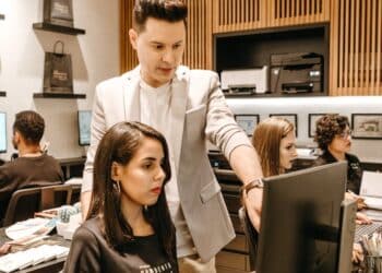 gérez vos ressources humaines de manière efficace avec notre solution de gestion des ressources humaines pour améliorer la productivité et la performance de votre entreprise.