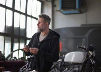 service de réparation de vélos professionnel et fiable. nous remettons votre vélo en parfait état de marche pour que vous puissiez reprendre la route en toute tranquillité.