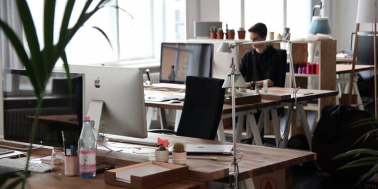 découvrez les avantages essentiels offerts aux employés pour améliorer leur bien-être et leur satisfaction au travail.