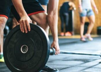 découvrez tout sur l'haltérophilie, un sport intense qui allie force, technique et détermination. apprenez les bases et les conseils pour améliorer votre performance en weightlifting.