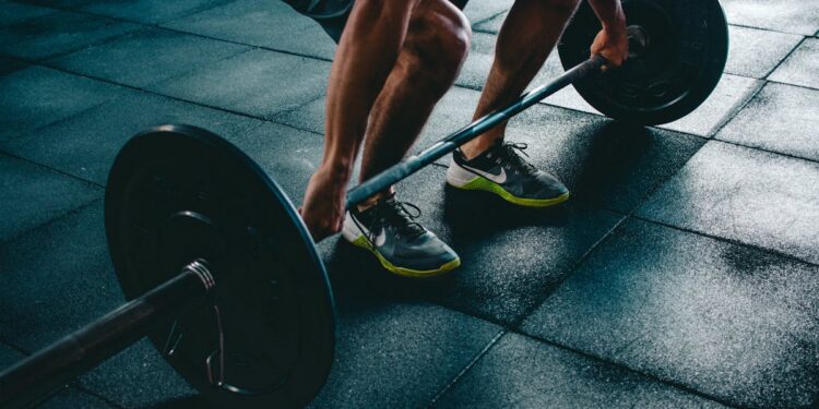 découvrez un programme d'entraînement explosif pour améliorer votre force et votre puissance. des exercices intenses pour des résultats visibles rapidement.