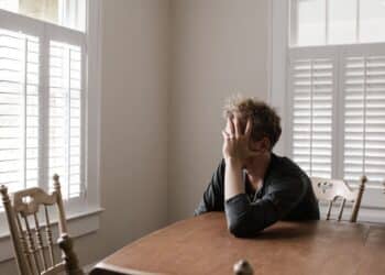 emotion creator est un outil innovant permettant de générer et d'exprimer une large variété d'émotions à travers des créations artistiques et des expériences interactives.