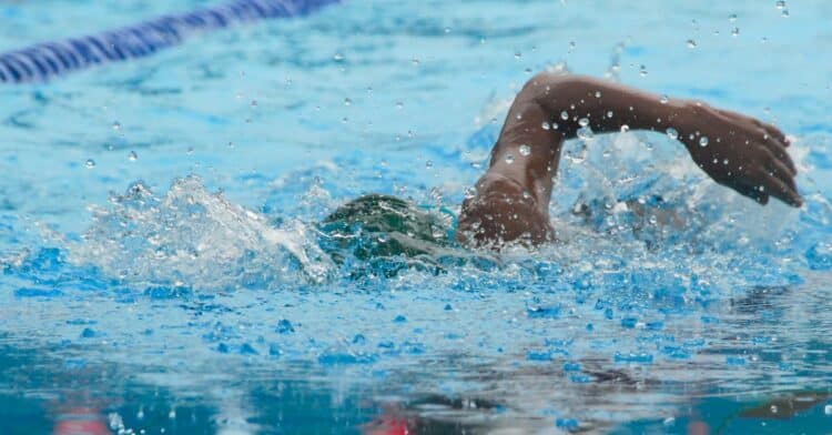 découvrez tout sur la natation, ses bienfaits, ses techniques et son histoire. apprenez à nager et améliorez vos performances avec nos conseils et astuces.