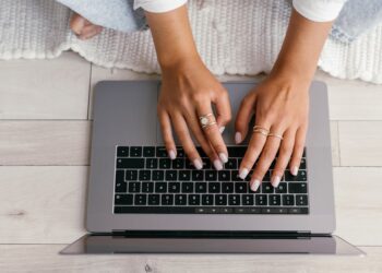 réseau professionnel : développez votre carrière avec des opportunités de networking et de collaboration.