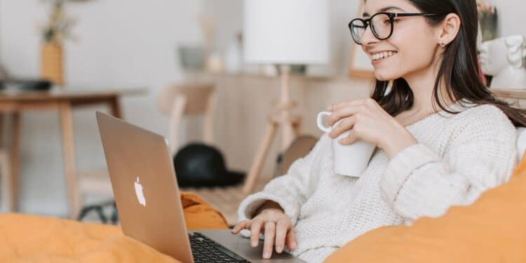 découvrez l'univers du e-commerce : achats en ligne, tendances du marché et conseils pour développer votre activité sur internet.